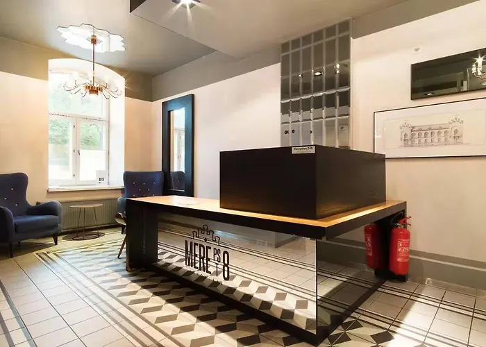 Apartment Stylish Near Old Town