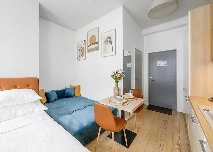 Stylish Near Old Town Apartment